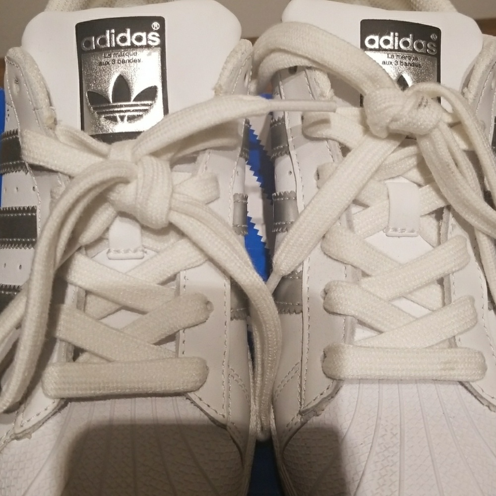 Shoes - Picture 3 of 4